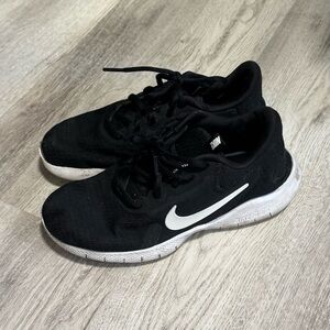 Nike Black Sneakers